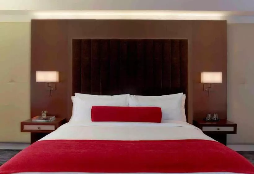 هتل Tuscany By Luxurban