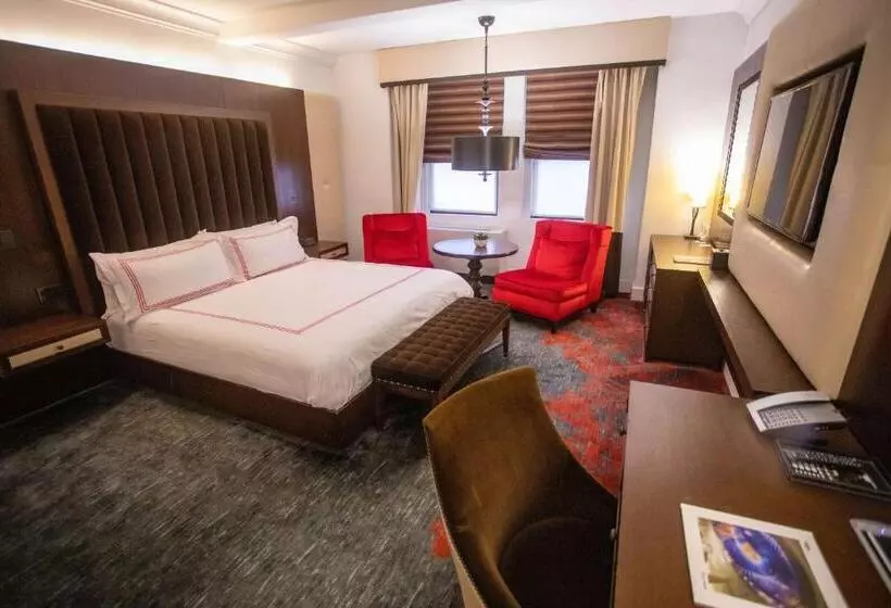 هتل Tuscany By Luxurban