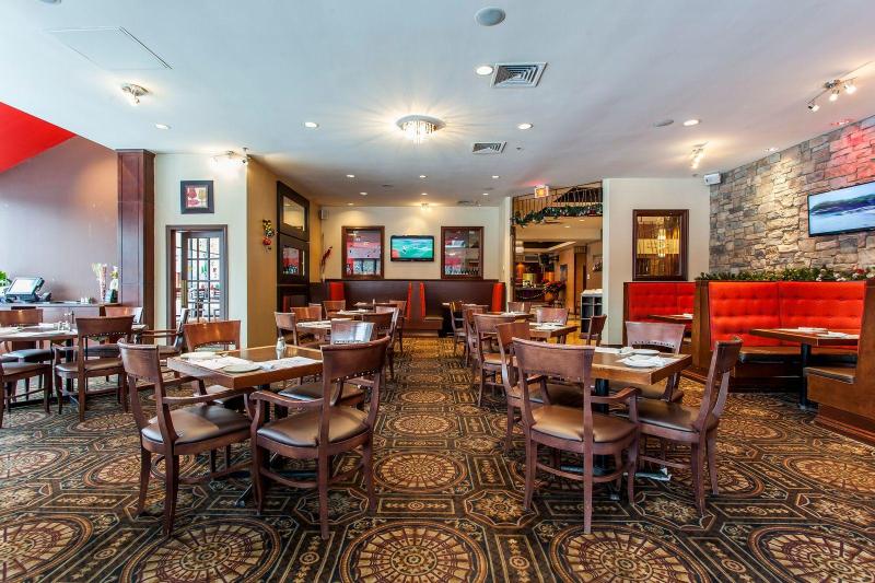 هتل Universel Montréal