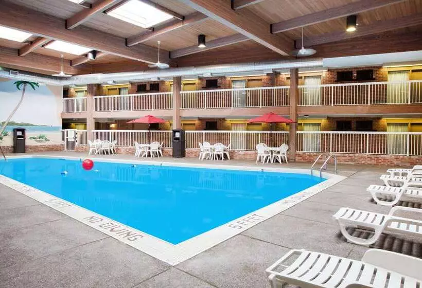 هتل Wyndham Garden Ankeny