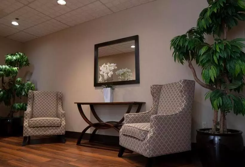 Monarch Hotel & Conference Center