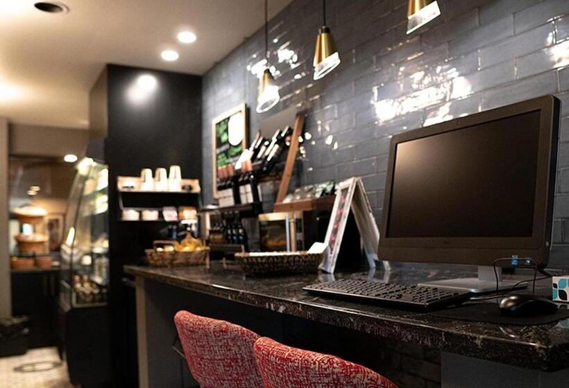 Monarch Hotel & Conference Center