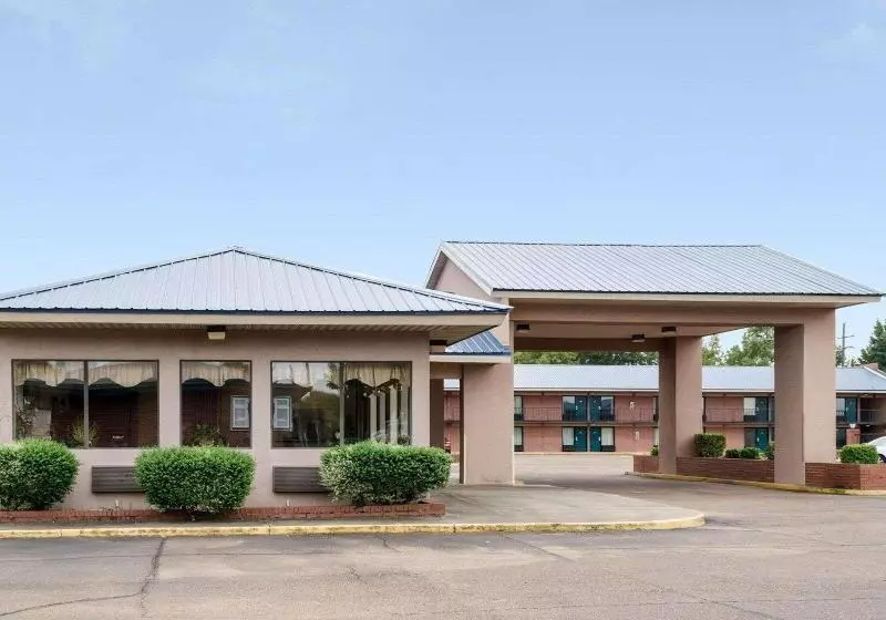 Motel 6 Greenwood, Ms