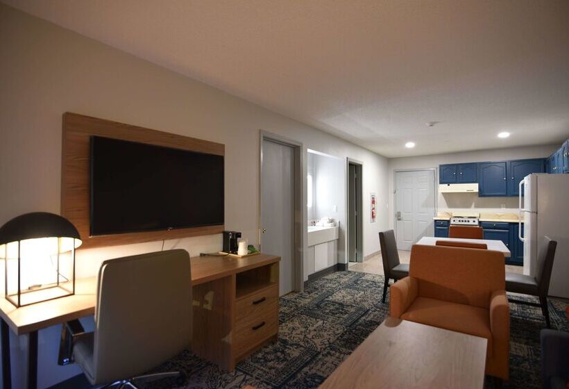 Отель Baymont By Wyndham Pine Grove I 81