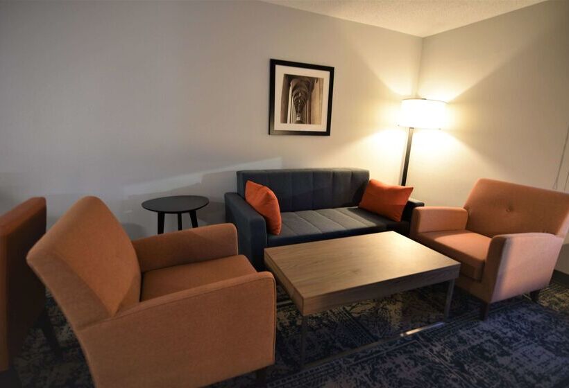 Отель Baymont By Wyndham Pine Grove I 81