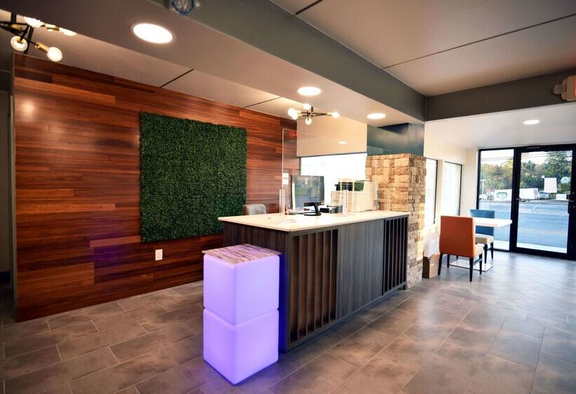 Отель Baymont By Wyndham Pine Grove I 81