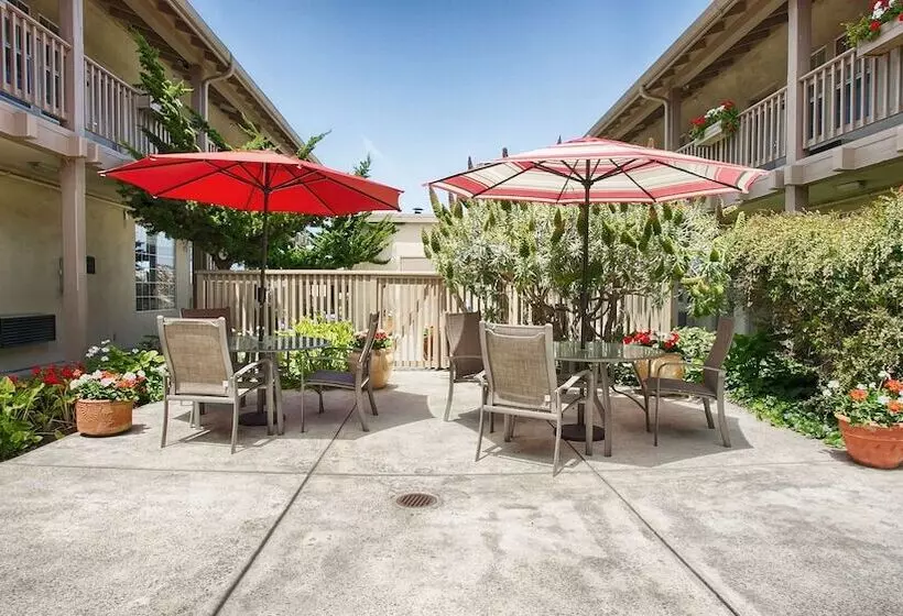 בית מלון כפרי Best Western Marina State Beach