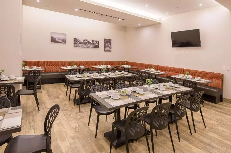 Best Western Posada Royale Hotel & Suites