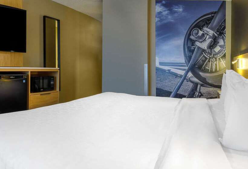 هتل Clarion Pointe Quebec Airport