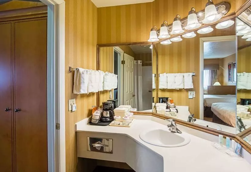 Hotel Clarion Suites St George  Convention Center Area