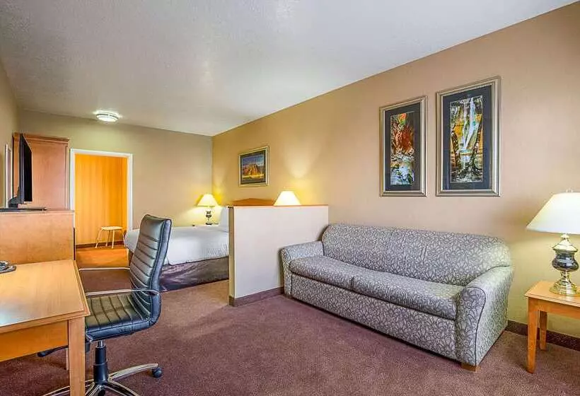 Hotel Clarion Suites St George  Convention Center Area