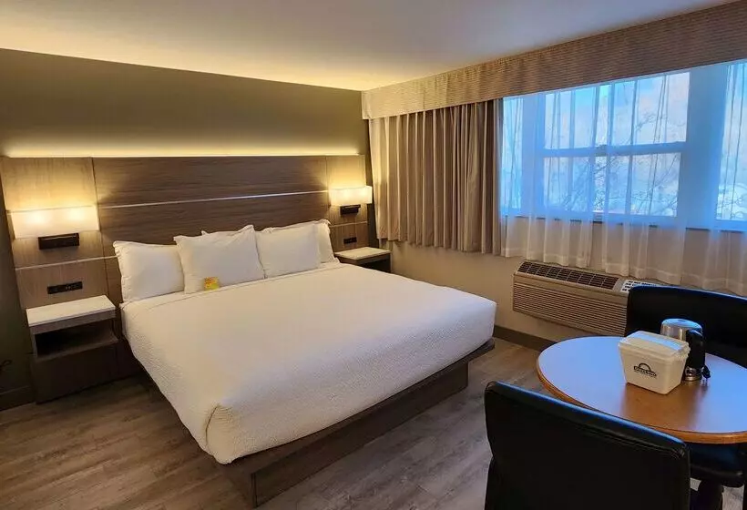 Отель Days Inn By Wyndham Penticton Conference Centre