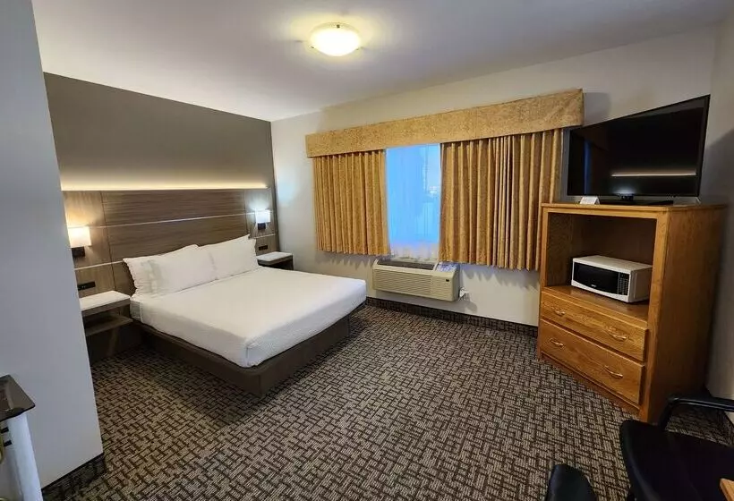 Отель Days Inn By Wyndham Penticton Conference Centre