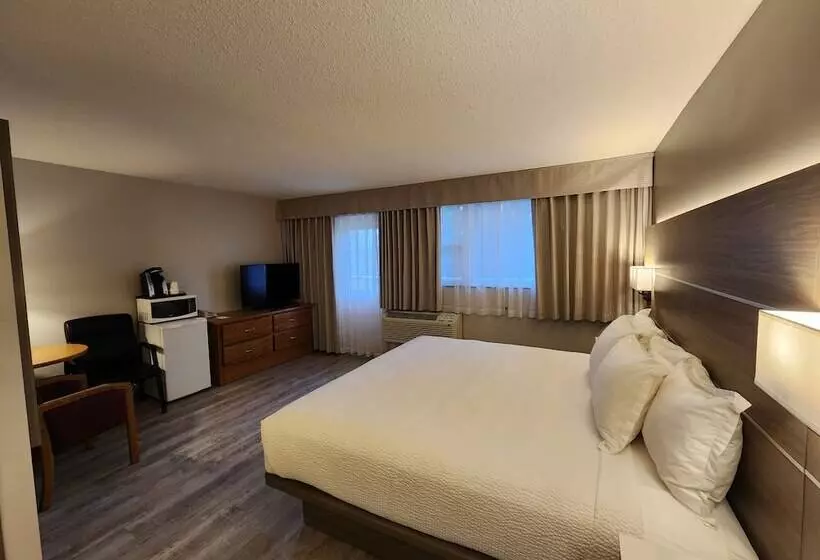 Отель Days Inn By Wyndham Penticton Conference Centre