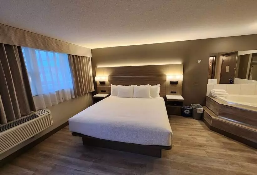 Отель Days Inn By Wyndham Penticton Conference Centre