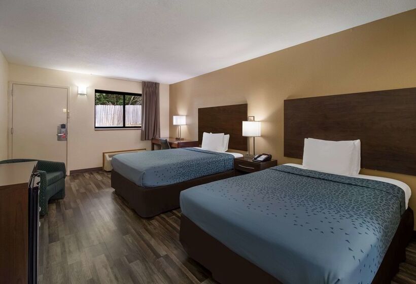 בית מלון כפרי Econo Lodge