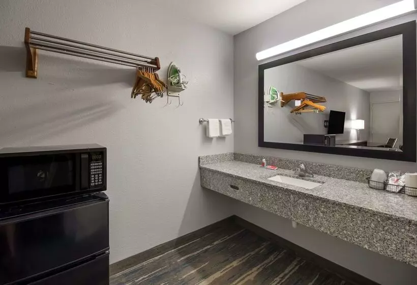 فندق Econo Lodge