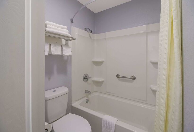 בית מלון כפרי Econo Lodge