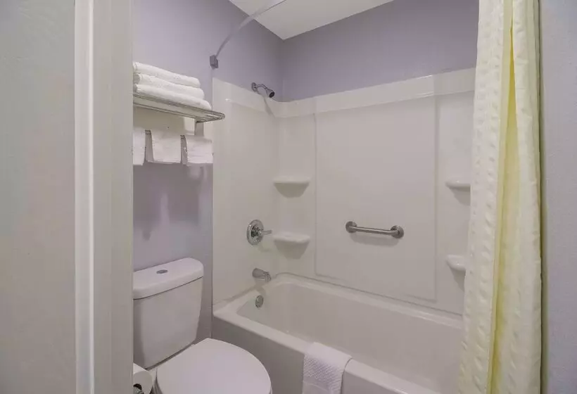 فندق Econo Lodge