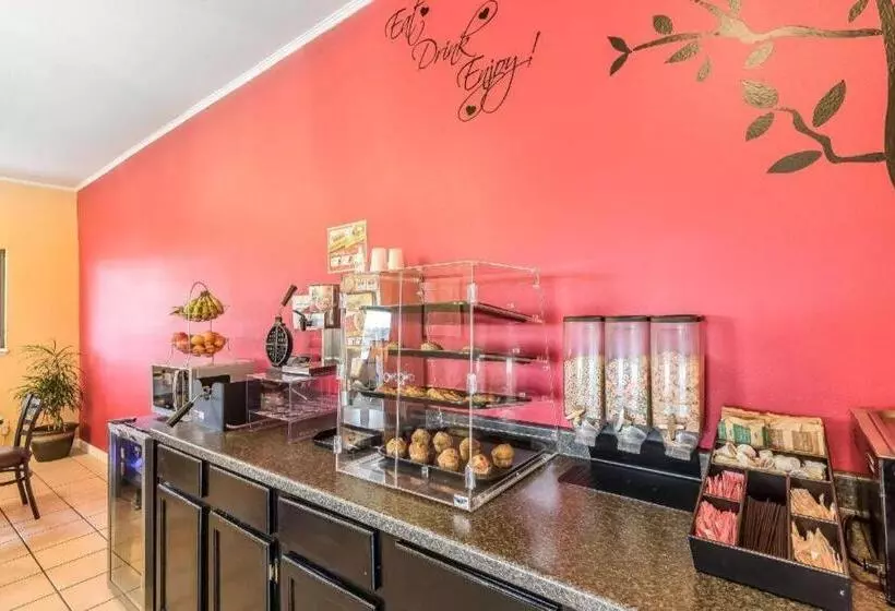 فندق Econo Lodge