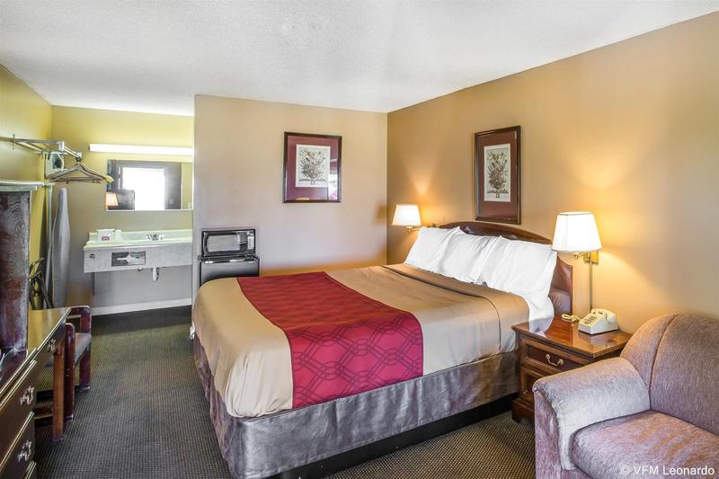 בית מלון כפרי Econo Lodge Union City  Atlanta South