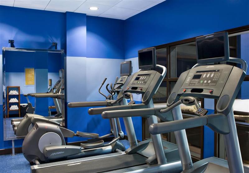 هتل Four Points By Sheraton Winnipeg South