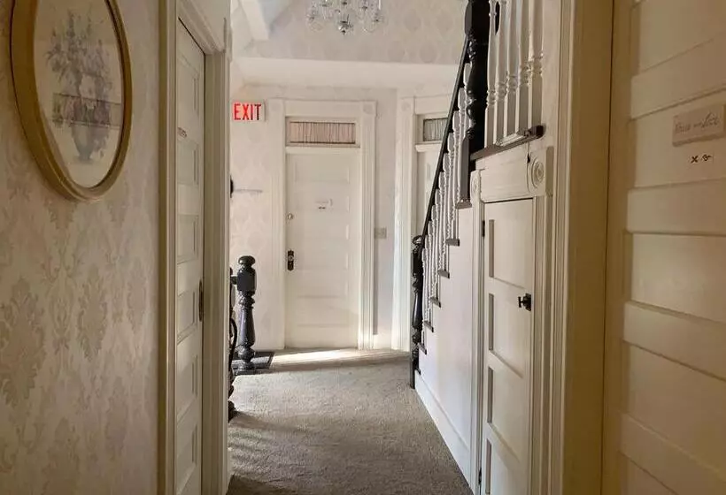 בית מלון כפרי Haterleigh Heritage Inn