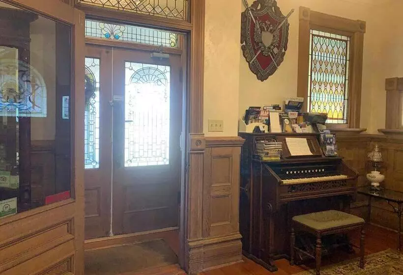 בית מלון כפרי Haterleigh Heritage Inn