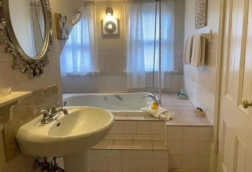 בית מלון כפרי Haterleigh Heritage Inn