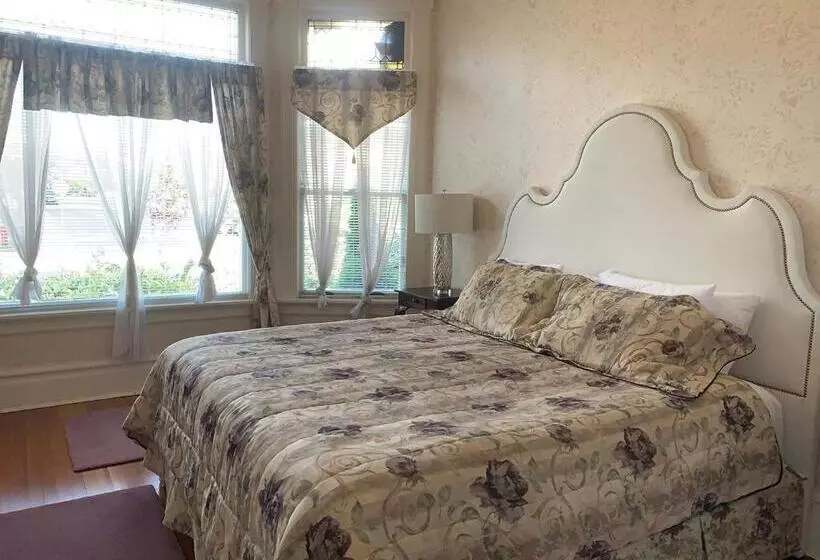 בית מלון כפרי Haterleigh Heritage Inn