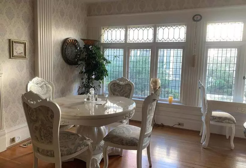 בית מלון כפרי Haterleigh Heritage Inn