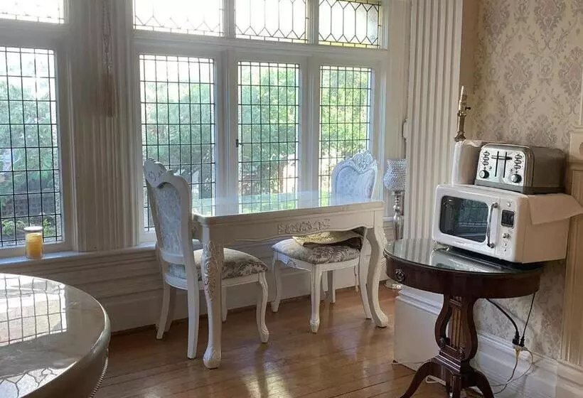 בית מלון כפרי Haterleigh Heritage Inn