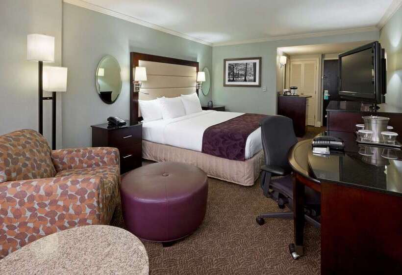 호텔 Hilton Springfield