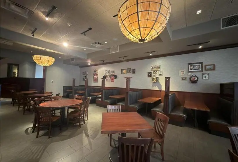 ホテル Hilton Springfield