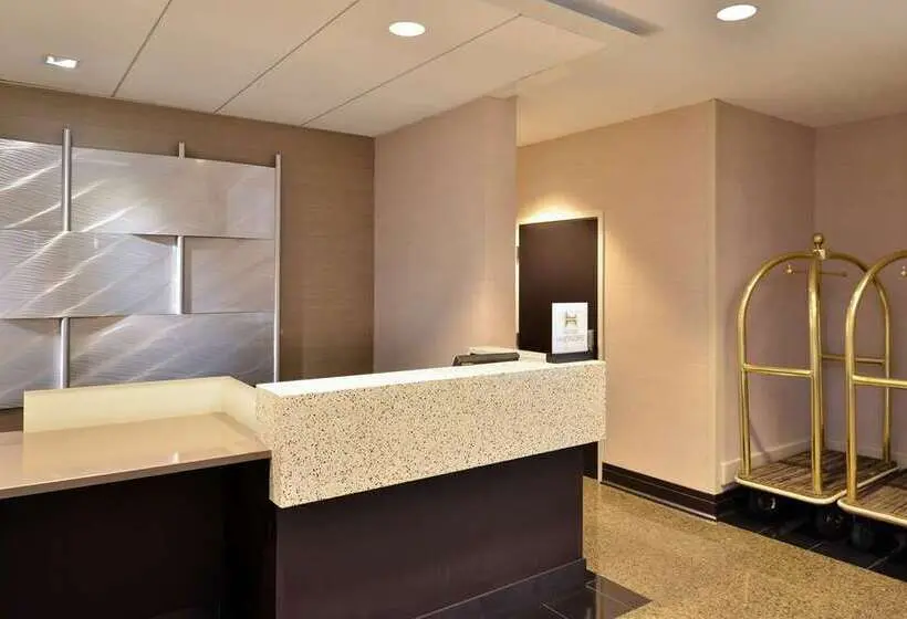 ホテル Hilton Springfield