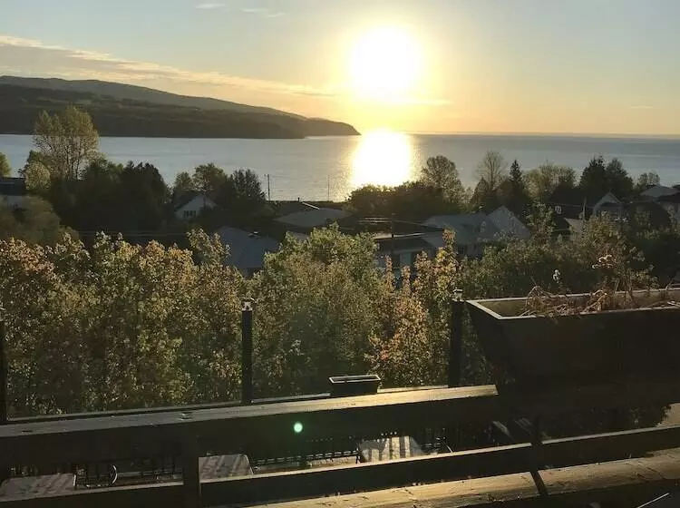 Отель Le Manoir Charlevoix