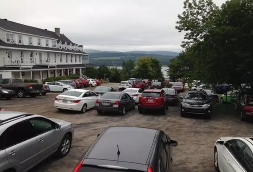Отель Le Manoir Charlevoix