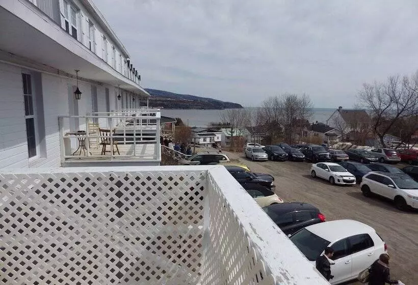 Отель Le Manoir Charlevoix