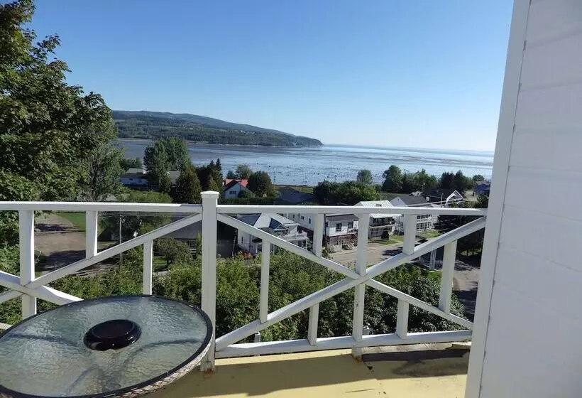 Отель Le Manoir Charlevoix