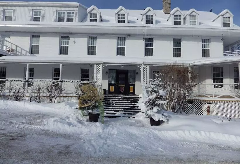 Отель Le Manoir Charlevoix