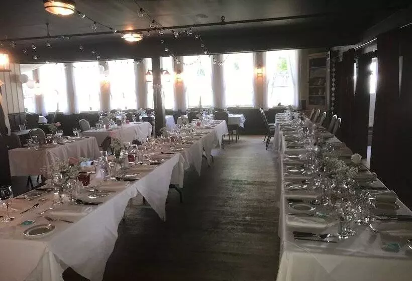 Отель Le Manoir Charlevoix