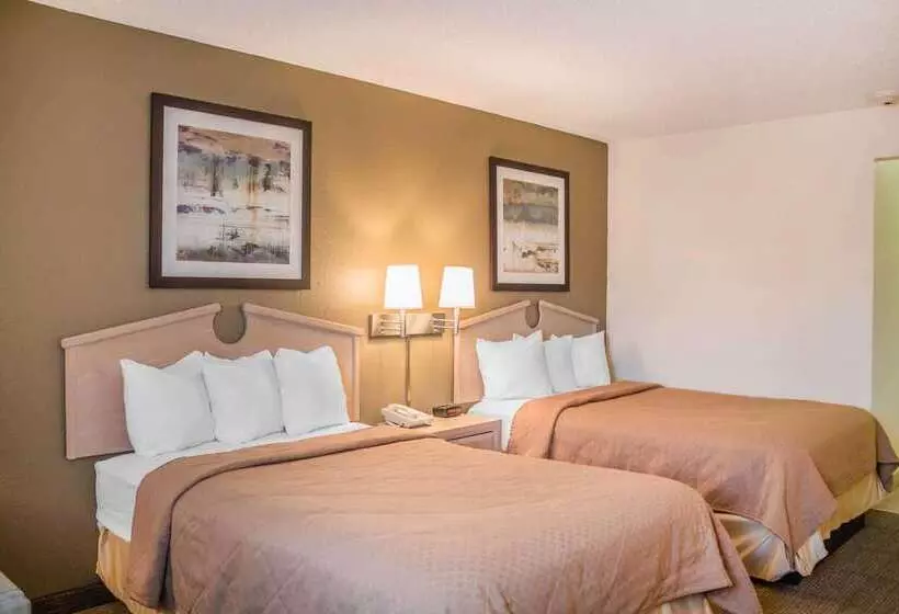 호텔 Quality Inn