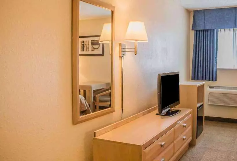 호텔 Quality Inn