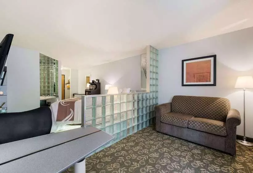 בית מלון כפרי Quality Inn & Suites Red Wing