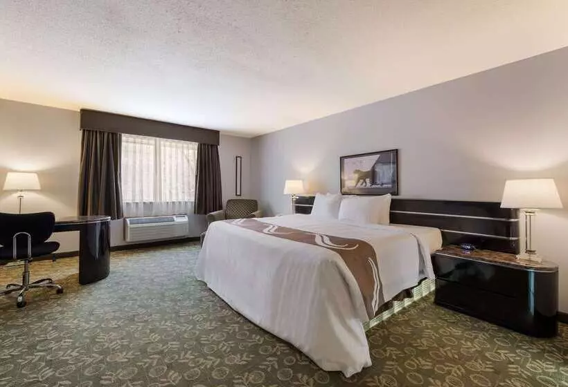 בית מלון כפרי Quality Inn & Suites Red Wing