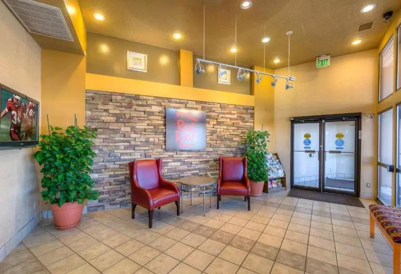 فندق Red Roof Inn Tulsa