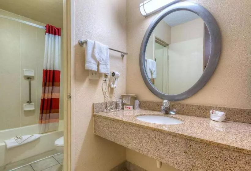 فندق Red Roof Inn Tulsa