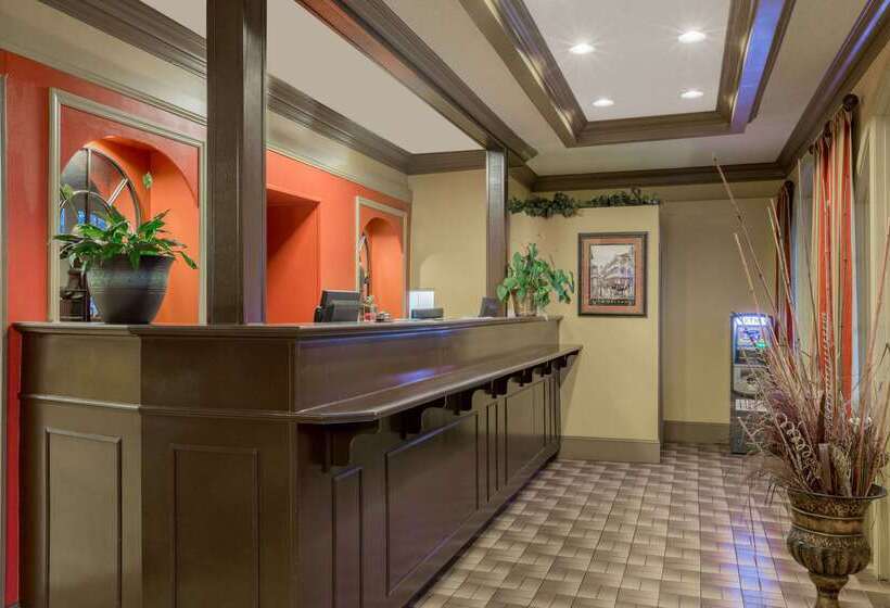 Hotel Super 8 By Wyndham New Orleans