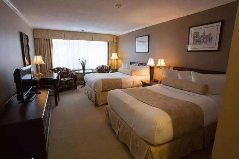 호텔 The Fredericton Inn