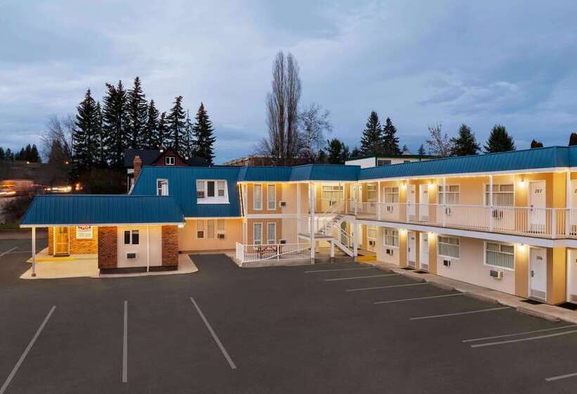 호텔 Travelodge By Wyndham Quesnel Bc